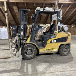 CAT Forklift 