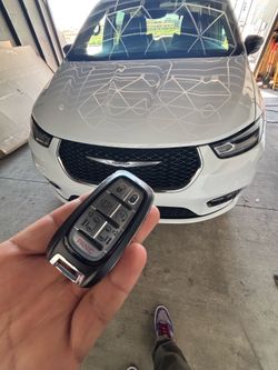Llaves de autos / car keys and remotes