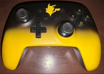 Pikachu Black and Yellow Wireless Controller PowerA 1513526-01 No Wire