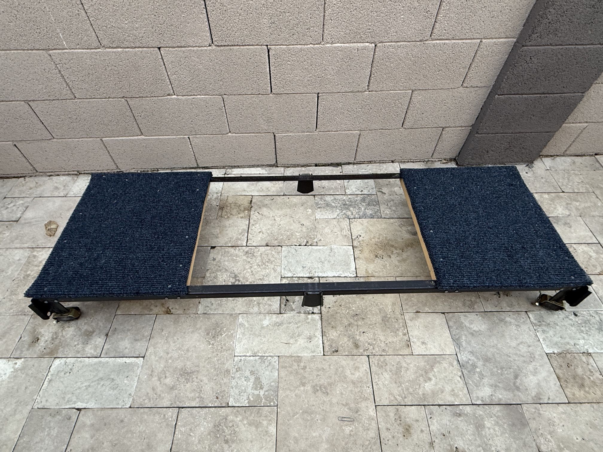 Moving furniture dolly