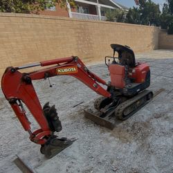 Mini Excavator Kubota   K008.  400