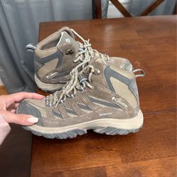 Columbia Hiking Shoes 