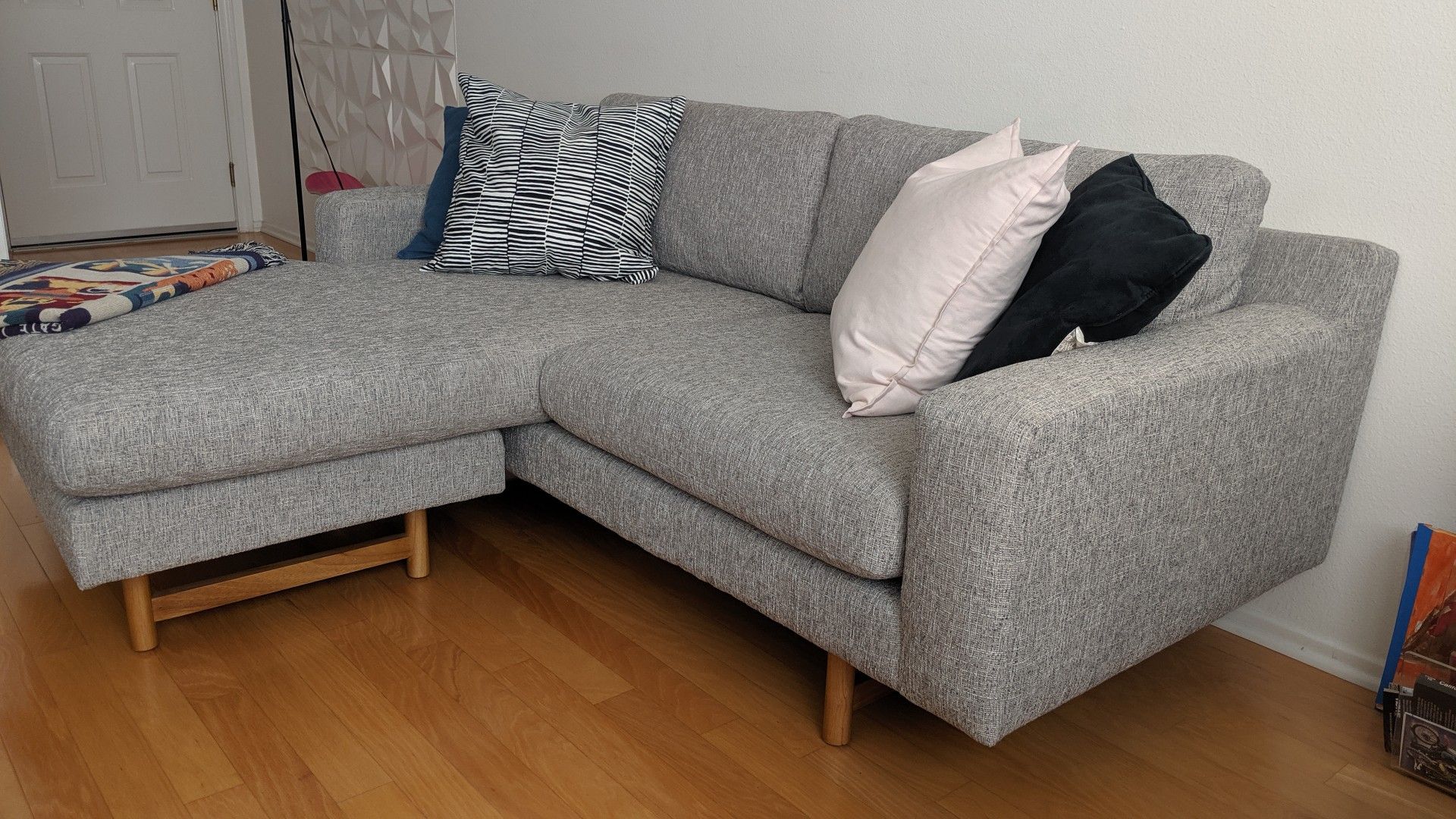 Eddy Sectional Sofa