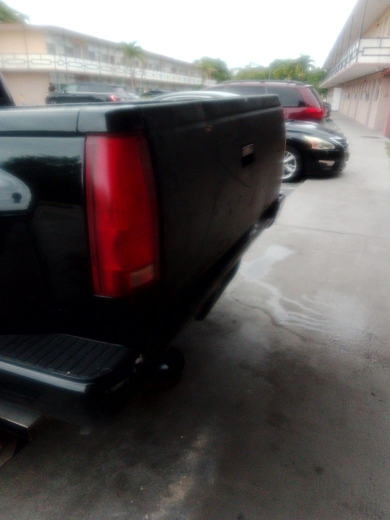 Clean Title Chevy C1500 Black 1998