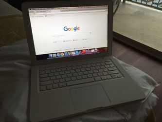 Great Macbook, 2009, white