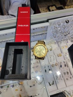 Nixxon watch
