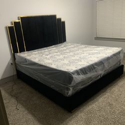 KING SIZE BEDFRAME
