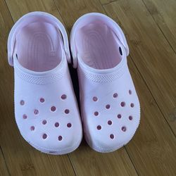 Crocs Size 6