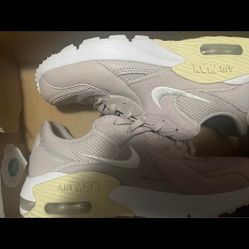 Purple Nike airmax