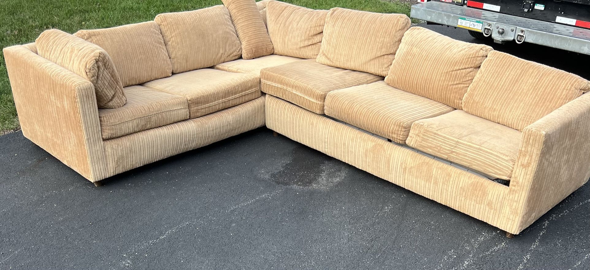 Sectional Couch With Pull Out Bed 