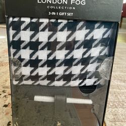 London Fog 3 piece set (wallet purse, small mirror and scarf). BRAND NEW.