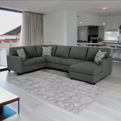  Couch Sectional    🎁BRAND NEW  In BOX  | ASK How Easy It Is To  Get This Set Today !