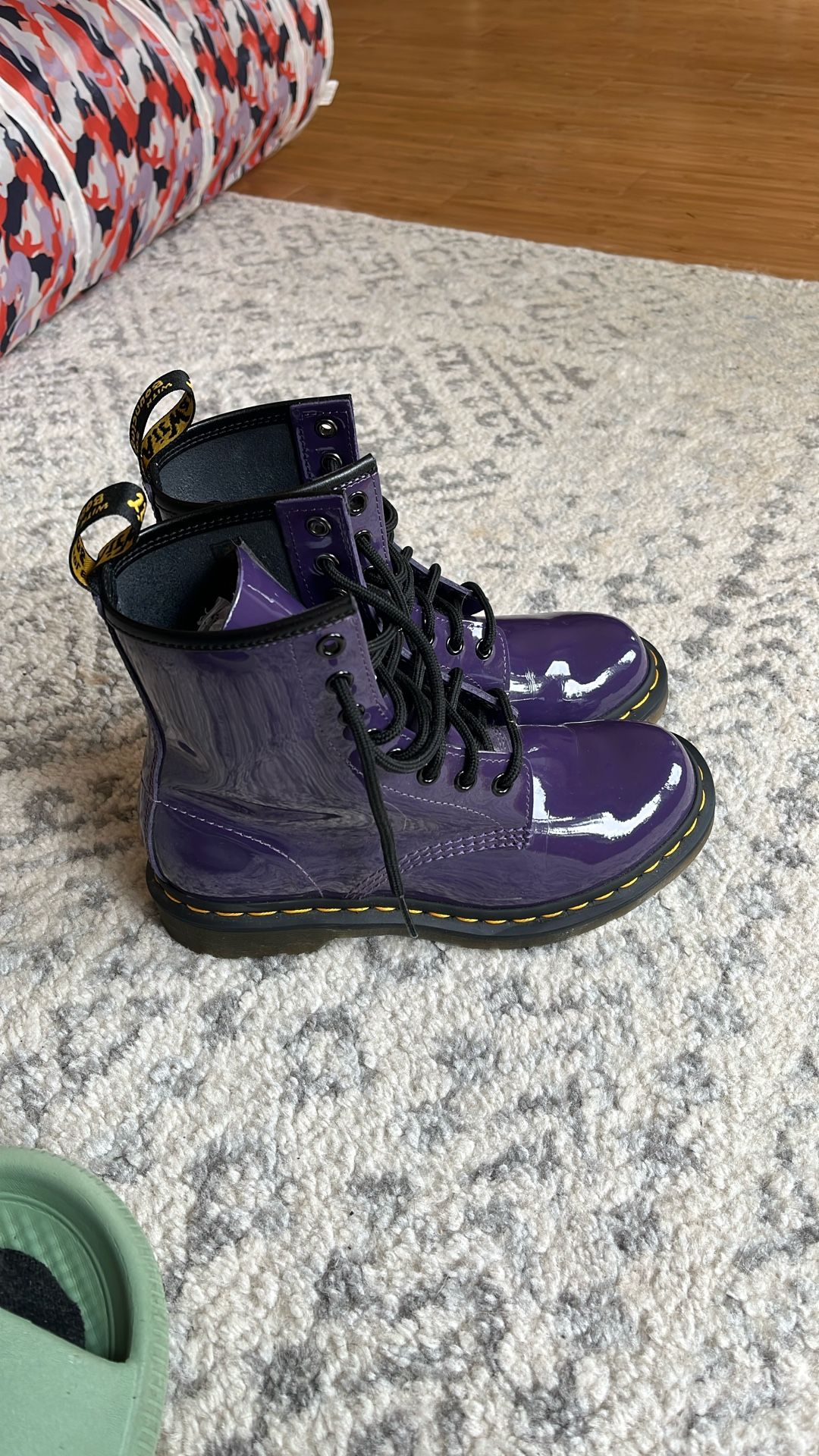 Dr Martens Women’s Boots Shiny Purple Black Currant