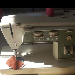 Singer Model 774 Sewing Machine Excellent Condition 