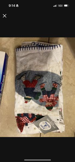 2 Christmas kitchen towels