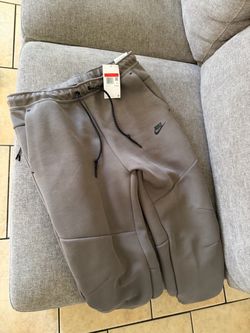 Size large Nike tech