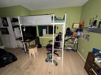 Twin size lost bed from ikea