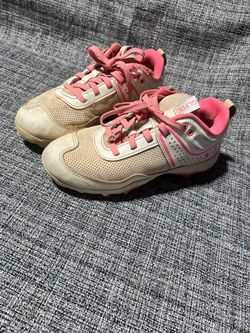 Baseball cleats
