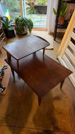 Free end table