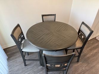 Dinning / Kitchen table (counter height) and chairs $120obo