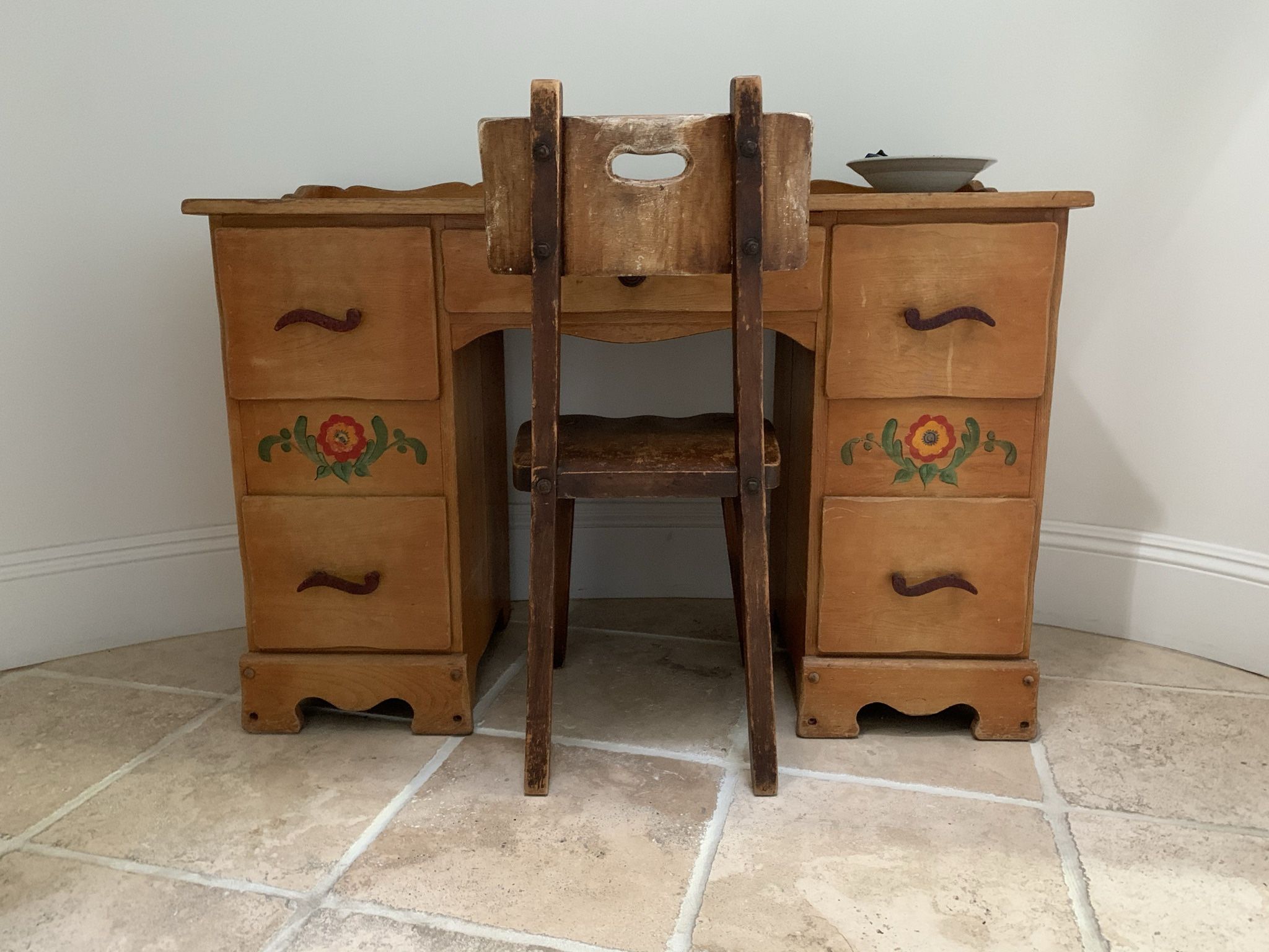 Monterey Desk And Chair