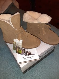 New Bearpaw boots size 9