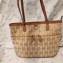 Large Michael Kors Purse Signature Print 