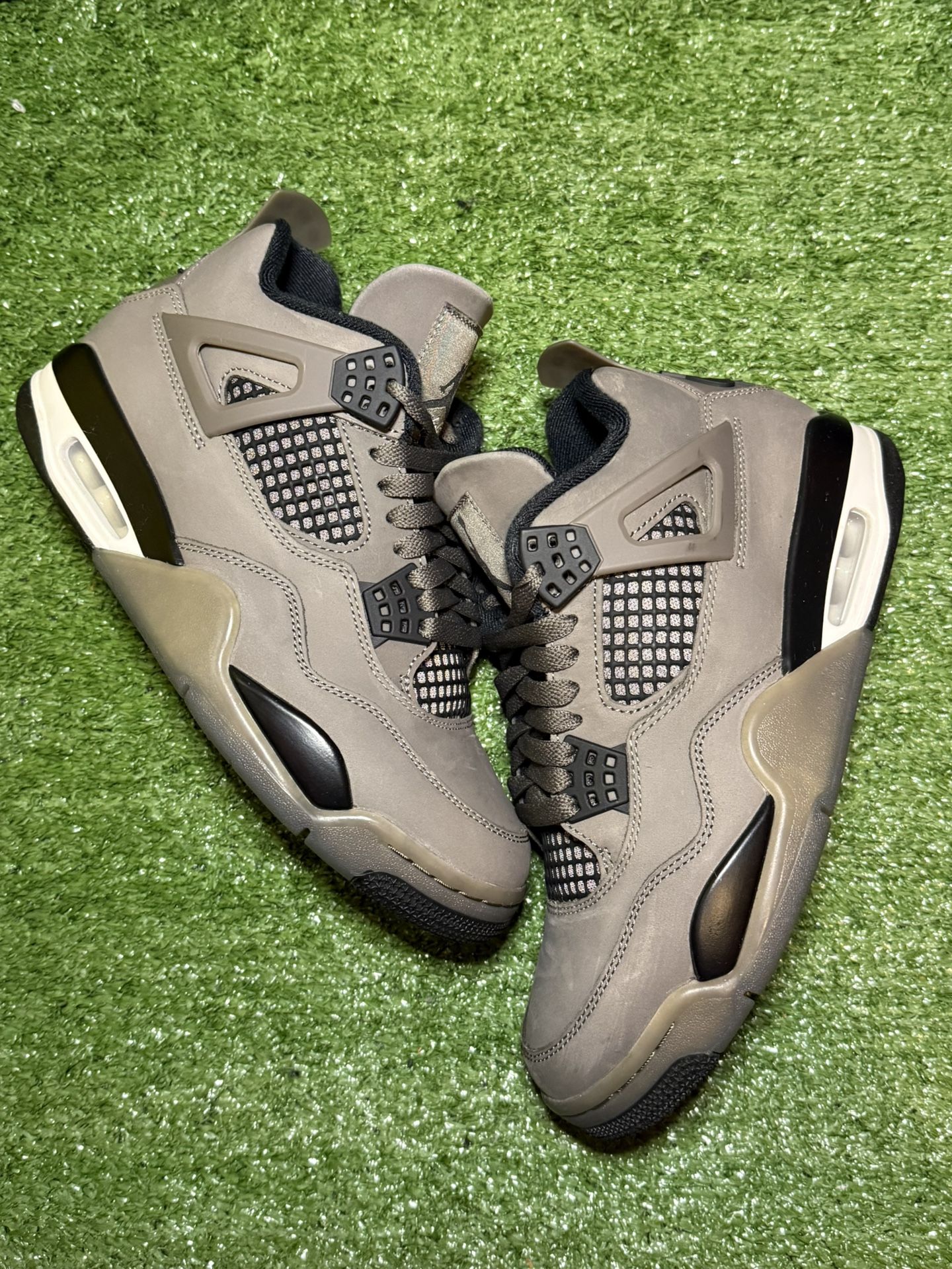 Jordan 4 Cavestone Size 8