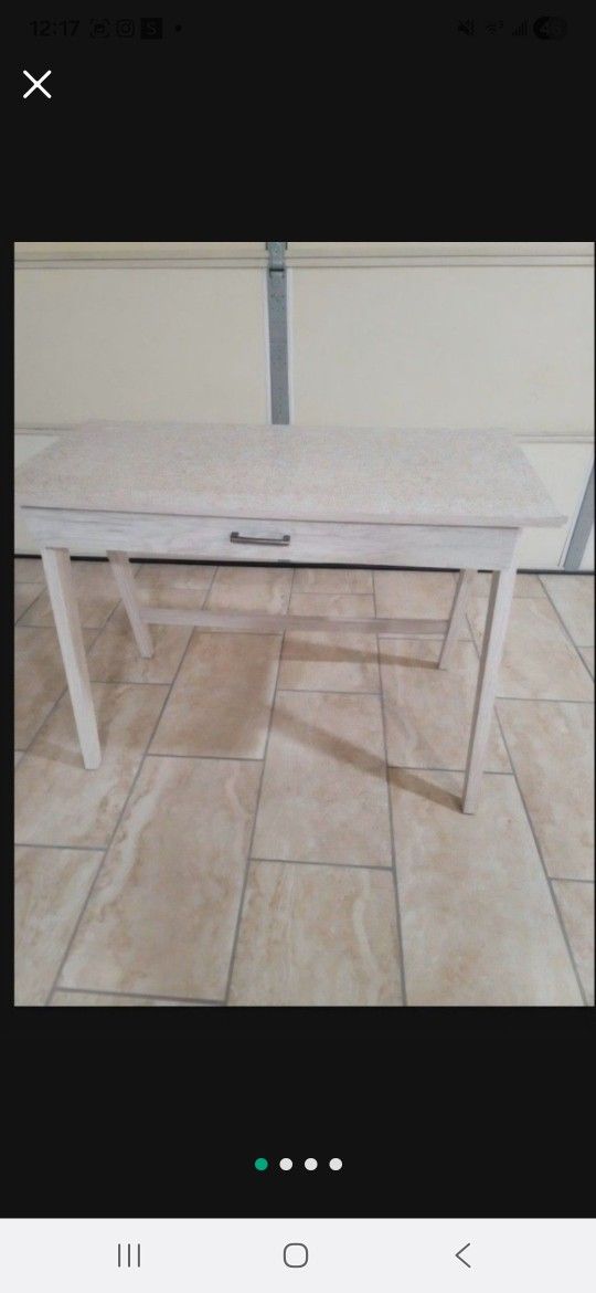 Table Like New 