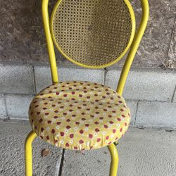 Cute Metal Accent Chair Great For Decor 
