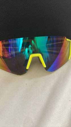 Sporting glasses