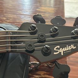 Squier Bass 5 String 