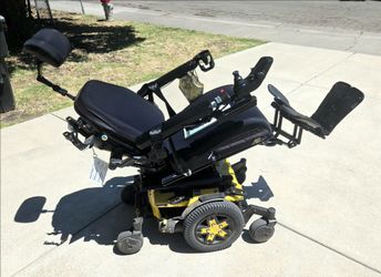 Quantum Q6 - 2.0 Power Chair / Wheelchair