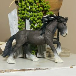 RETIRED Schleich Beautiful Running Shire Stallion Horse