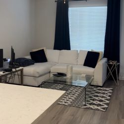 White Sectional Sofa with Chaise – Gently Used