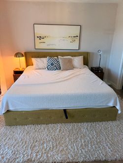 King Bed with Lift-back Storage