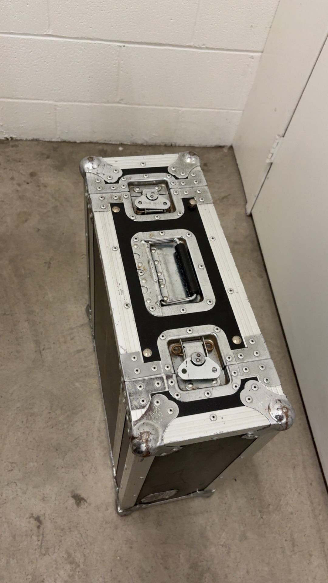 Road Ready 4 Space Rack w/ Removable End Caps