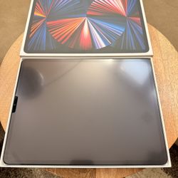 iPad Pro 12.9" M1 512GB — Excellent w/ Box, Wiped