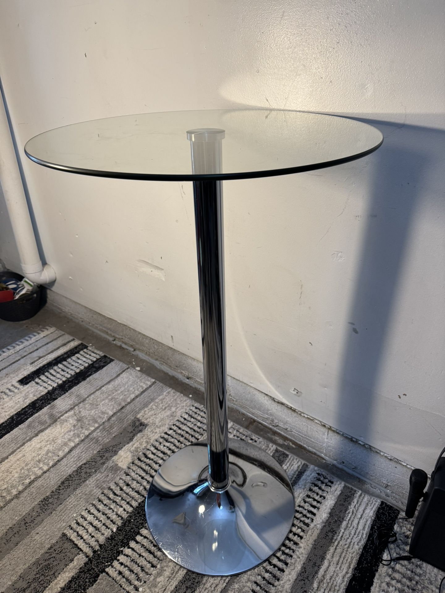 Glass Top ROUN Table