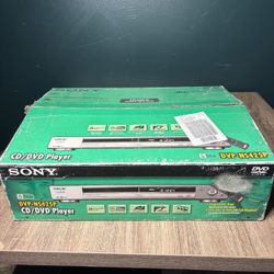 Sony CD/DVD Player: Model DVP-NS425P