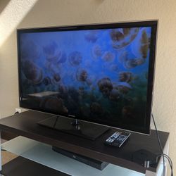 46” Samsung TV and Apple TV Package Deal