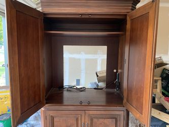 Large armoire