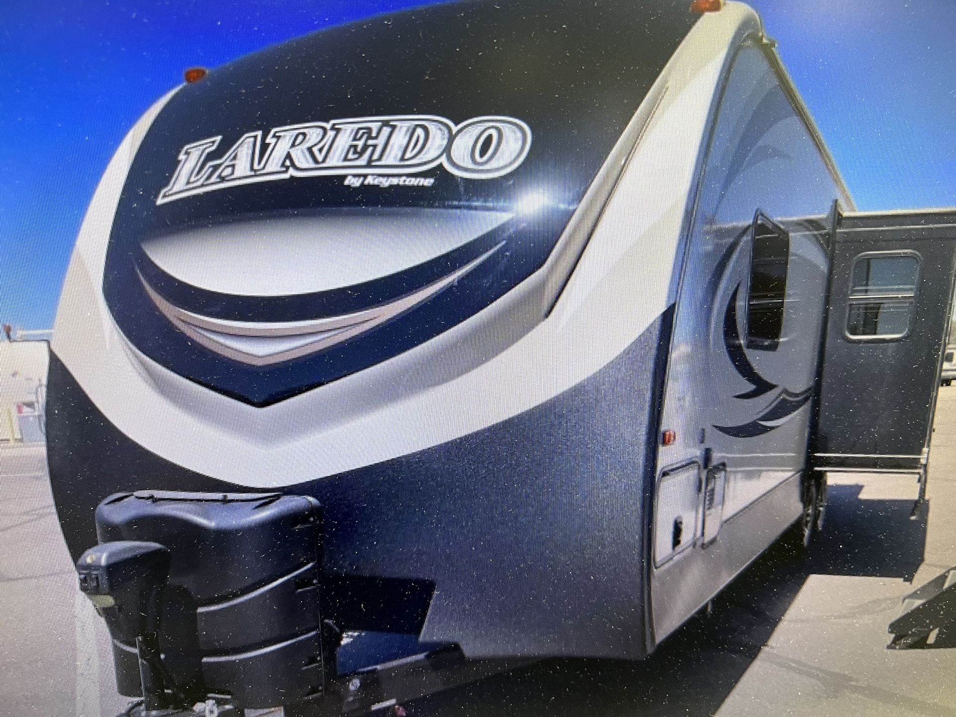 2018 LAREDO 288RL
