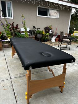 Tattoo or massage table