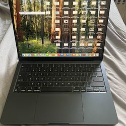 Brand New APPLE MacBook Air 2022 M2 Chip