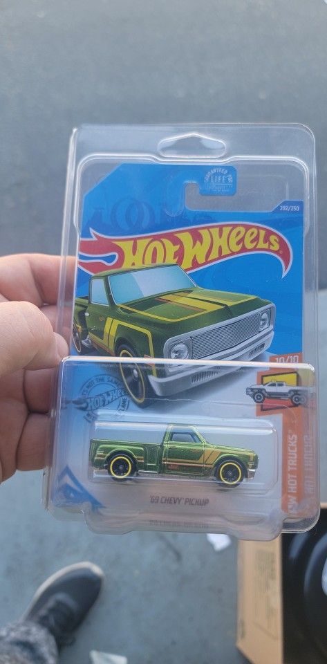 White lightning, M2, Super treasure hunt Hotwheels RLC and more.