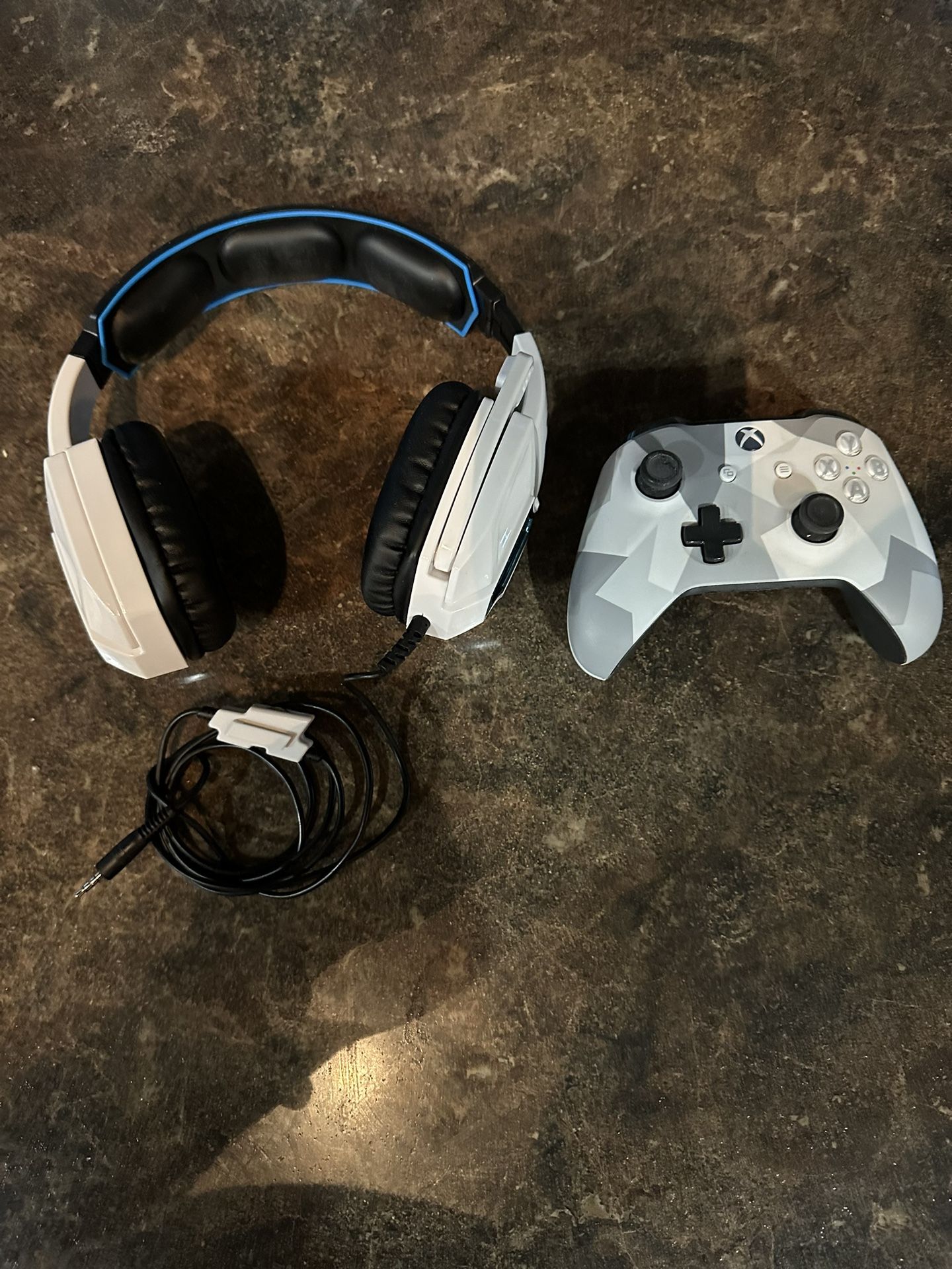 X Box One Wireless Controller And Headset