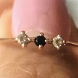 🎈LIKE NEW 18K Real Gold 2 Diamonds 1 Sapphire Stones # 7 SALE SALE $430 O.B.O 🍀