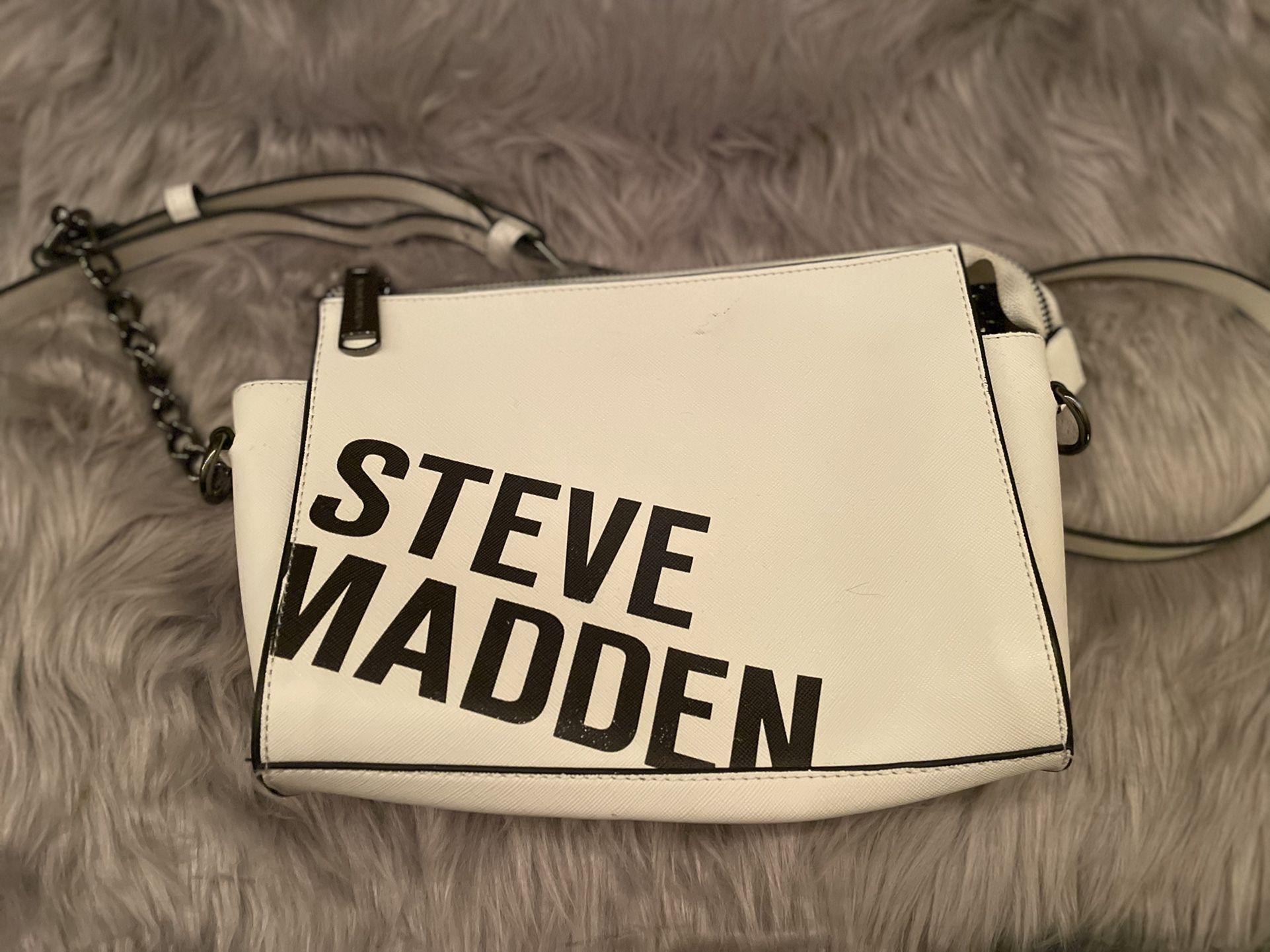 STEVE MADDEN SMALL WHITE CROSSBODY PURSE BAG