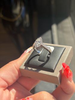 14K DIAMOND RING